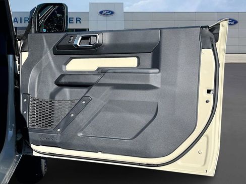 New 2025 Ford Bronco 2-Door AWD/4WD image 28