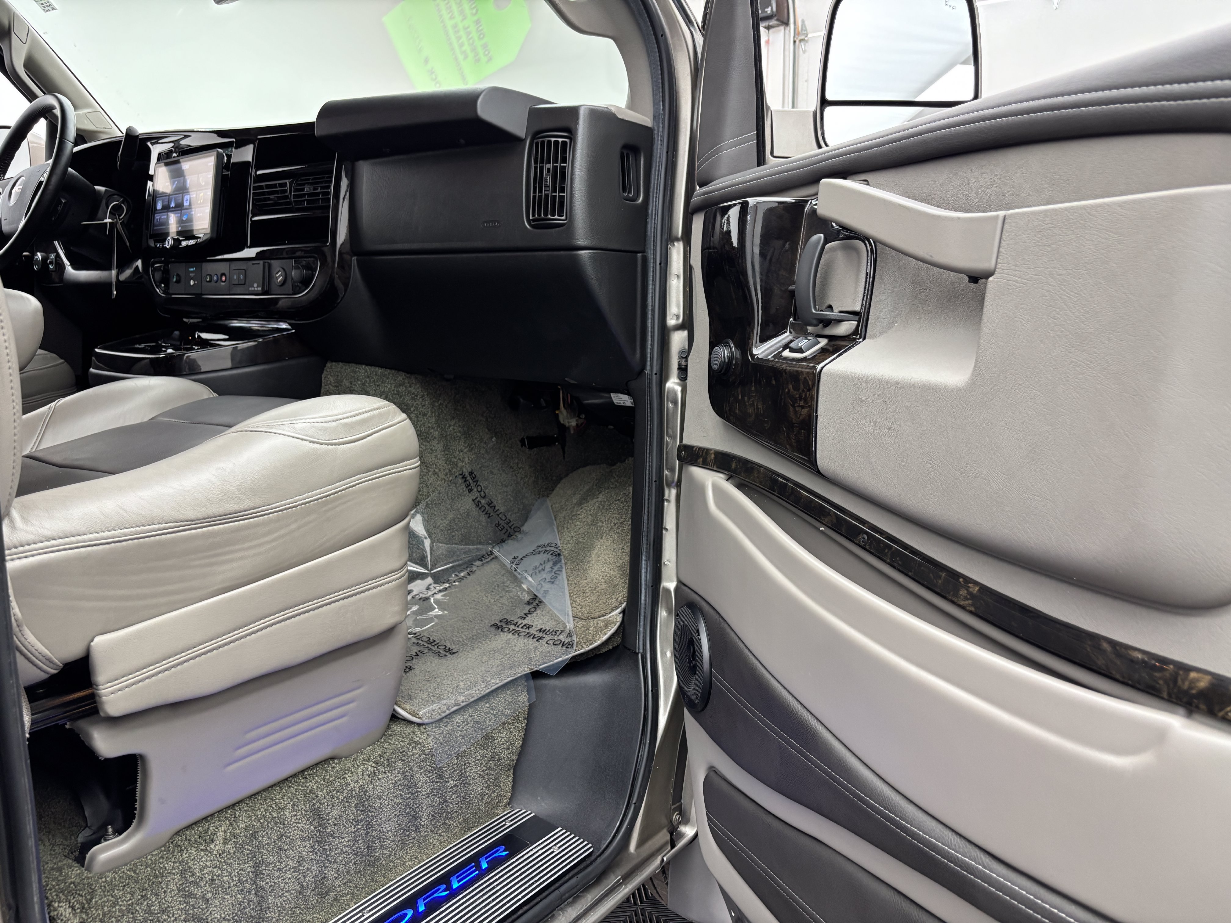 Used 2021 GMC Savana 3500 LS w/ Chrome Appearance Package RWD image 22
