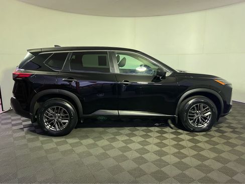Used 2023 Nissan Rogue S AWD/4WD image 8