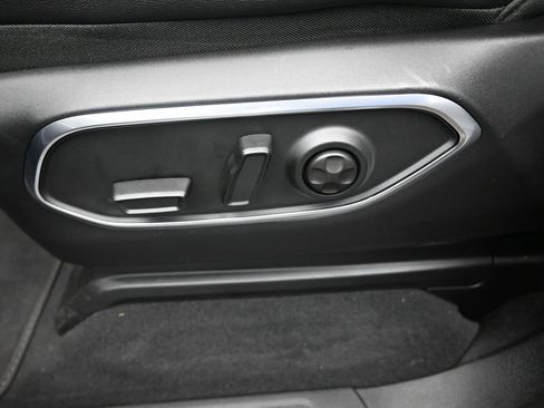 Used 2025 Jeep Wagoneer 4WD image 16