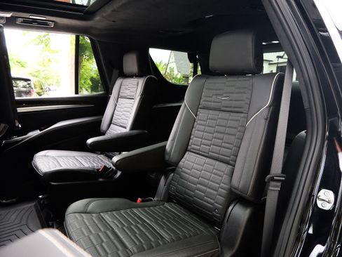 Used 2025 Cadillac Escalade Sport Platinum w/ LPO, ONYX Package AWD/4WD image 20