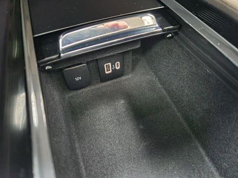 Used 2022 Lincoln Corsair AWD w/ Premium Package image 37