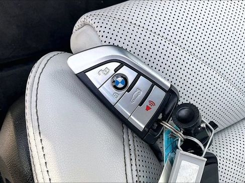 Used 2023 BMW X6 xDrive40i w/ M Sport Package image 11