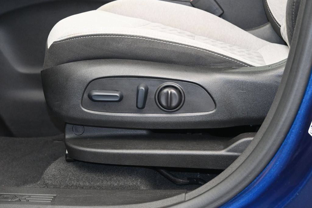 Used 2023 Chevrolet Equinox LS w/ LS Convenience Package FWD image 19