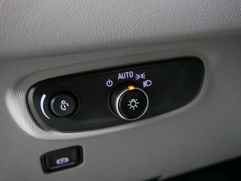 Used 2023 GMC Terrain SLE w/ Driver Convenience Package FWD image 17