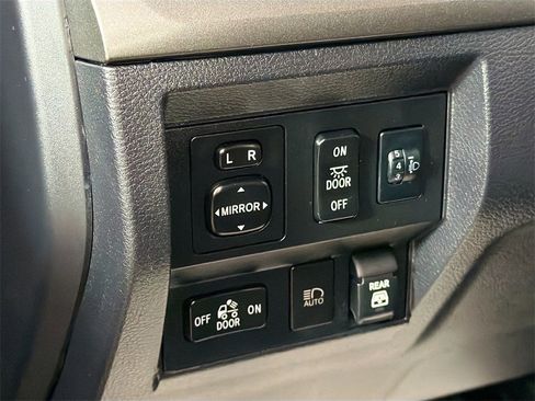 Used 2020 Toyota Tundra SR5 image 10