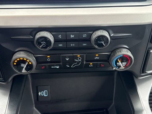 Used 2024 Ford F250 XLT w/ Black Appearance Package AWD/4WD image 28