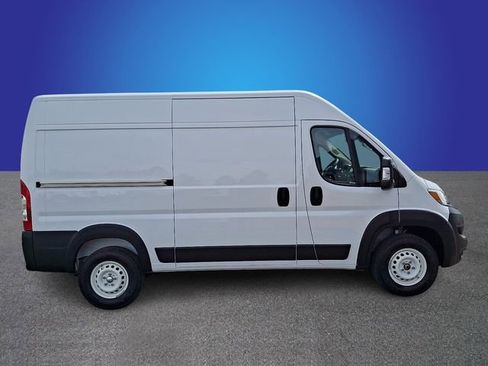 Used 2024 RAM ProMaster 2500 w/ Safety Group FWD image 3