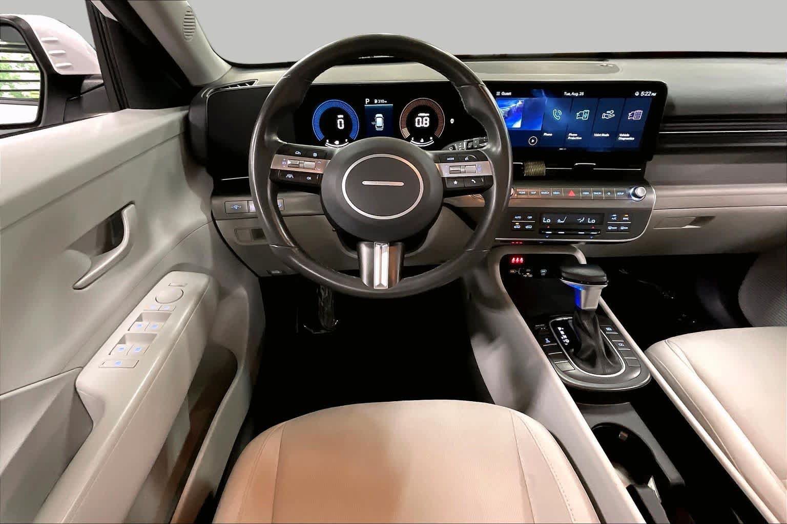 Used 2024 Hyundai Kona SEL AWD/4WD image 6