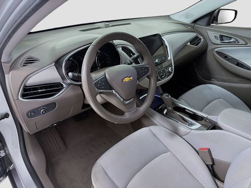 Used 2018 Chevrolet Malibu LT FWD image 9