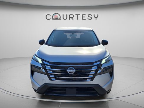 Certified 2025 Nissan Rogue S FWD image 10
