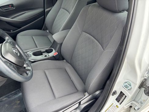 Used 2025 Toyota Corolla LE image 35