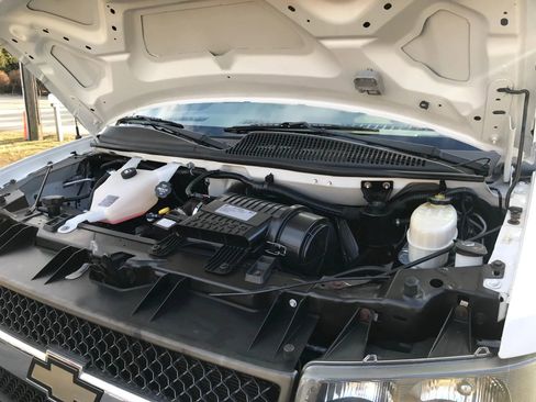 Used 2016 Chevrolet Express 3500 LT w/ LT Preferred Equipment Group image 42