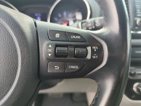 Used 2020 Kia Sedona EX image 15