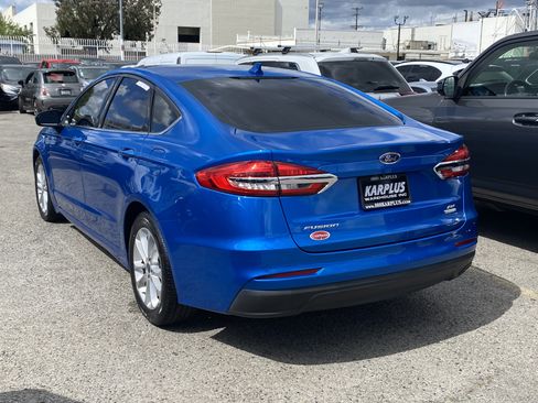 Used 2020 Ford Fusion SE image 7