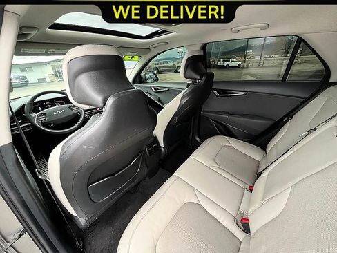 Used 2023 Kia Niro EX Touring FWD image 15