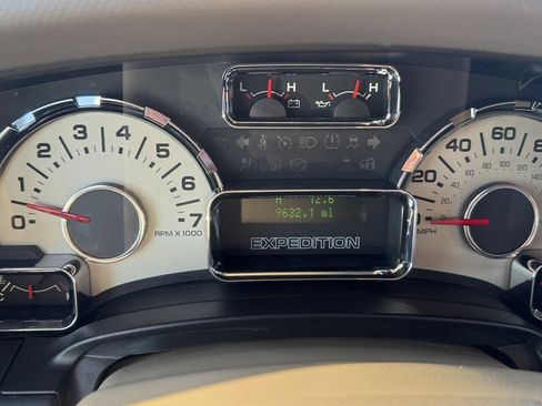 Used 2014 Ford Expedition XLT w/ Equipment Group 201A image 17