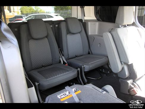 Used 2019 Ford Transit Connect XLT image 15