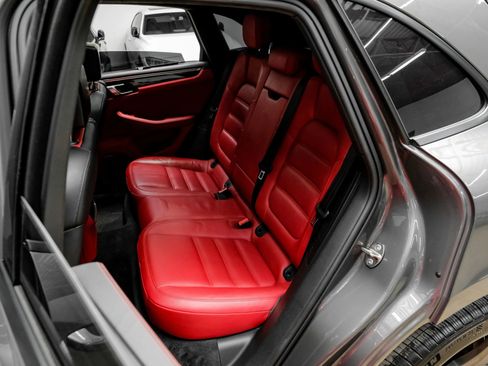 Used 2015 Porsche Macan Turbo AWD/4WD image 39