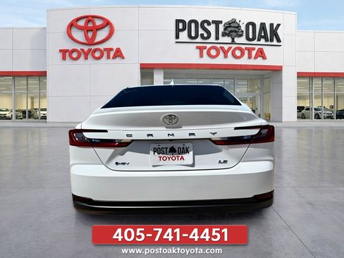 Used 2025 Toyota Camry LE FWD image 4