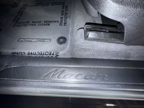 Used 2024 Porsche Macan image 18