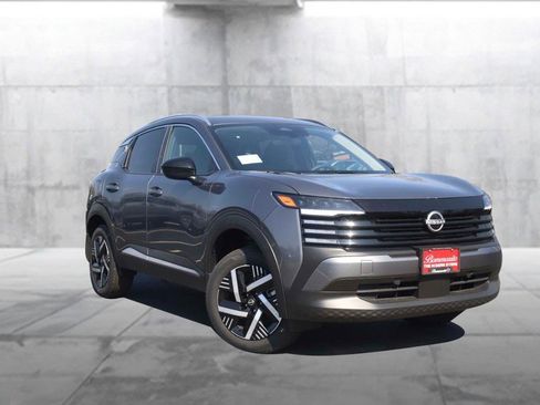 New 2026 Nissan Kicks SV w/ SV Premium Package FWD image 2