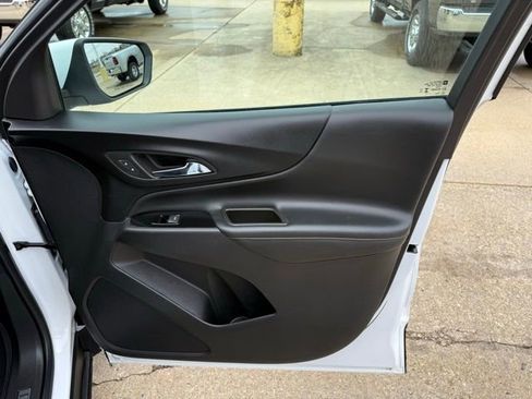 Used 2023 Chevrolet Equinox Premier w/ LPO, Floor Liner Package image 17