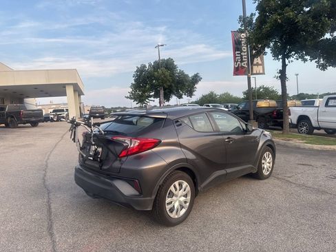 Used 2021 Toyota C-HR LE FWD image 19