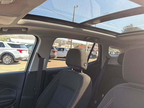 Used 2018 GMC Terrain SLE w/ Driver Convenience Package image 9