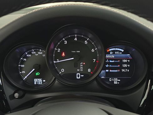 Used 2025 Porsche Macan image 15