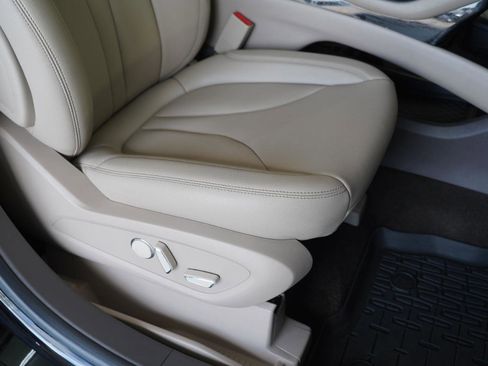 Used 2022 Lincoln Nautilus AWD w/ Premium Package image 30