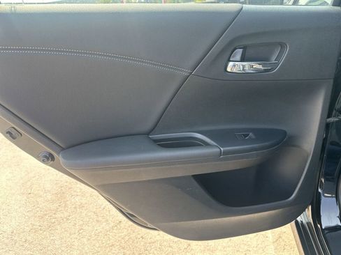 Used 2017 Honda Accord Sport image 30