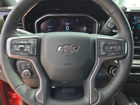 Used 2025 Chevrolet Silverado 2500 ZR2 w/ Technology Package AWD/4WD image 21
