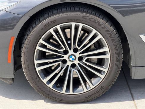 Used 2019 BMW 530i w/ Convenience Package RWD image 5