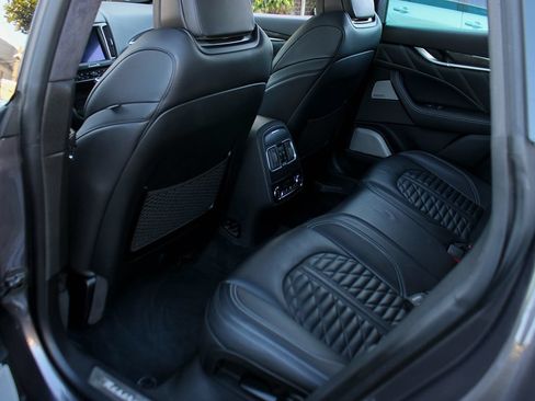 Used 2020 Maserati Levante GTS AWD/4WD image 17