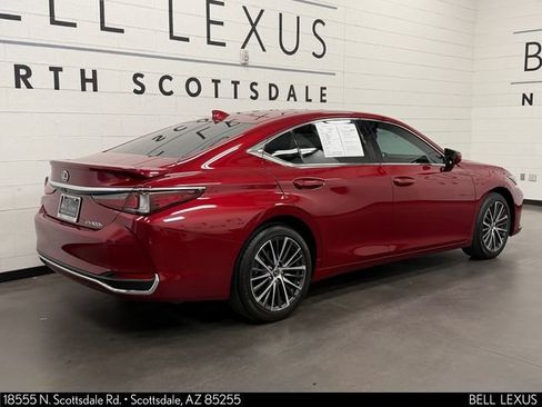 Used 2024 Lexus ES 300h w/ Premium Package FWD image 4