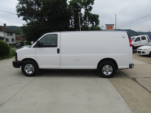 Used 2011 Chevrolet Express 2500 w/ Cold Climate Package image 6