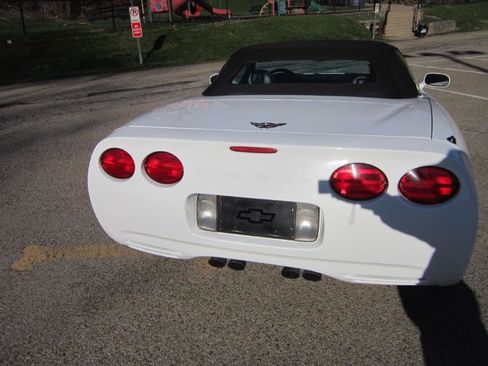 Used 2000 Chevrolet Corvette Convertible w/ Memory Pkg image 34