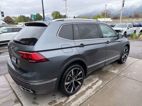 Used 2023 Volkswagen Tiguan SEL R-Line AWD/4WD image 4