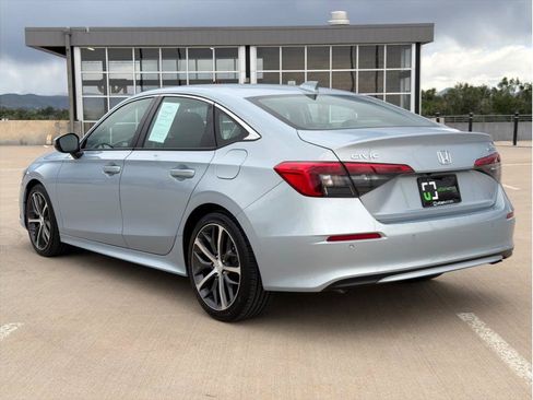 Used 2023 Honda Civic Touring image 6