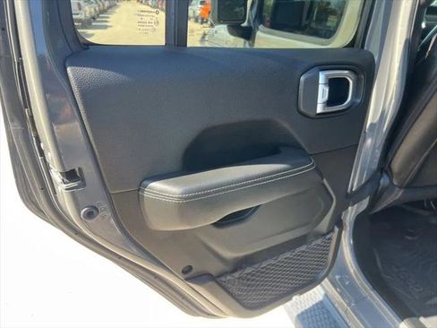 Certified 2020 Jeep Wrangler Unlimited Sahara AWD/4WD image 41