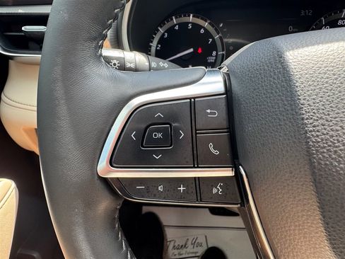 Used 2020 Toyota Highlander Platinum FWD image 13