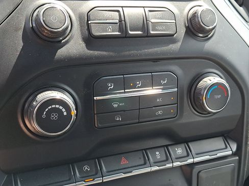 Used 2020 Chevrolet Silverado 1500 LT AWD/4WD image 15