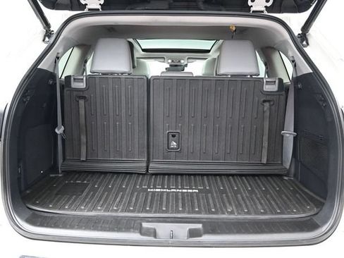Used 2021 Toyota Highlander Platinum AWD/4WD image 23