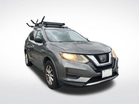 Used 2017 Nissan Rogue SV AWD/4WD image 2