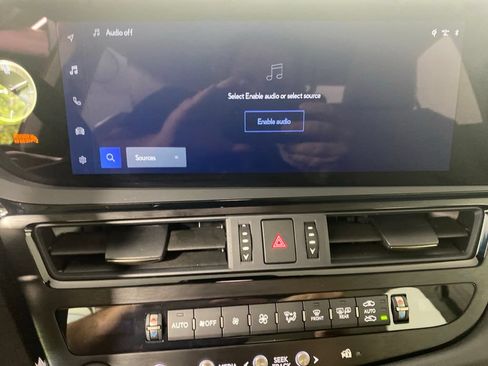 Used 2025 Lexus ES 350 w/ Premium Package FWD image 19