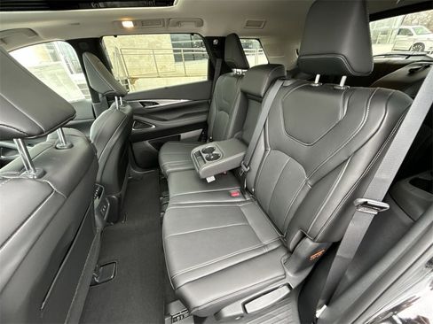 New 2026 INFINITI QX60 Luxe image 13