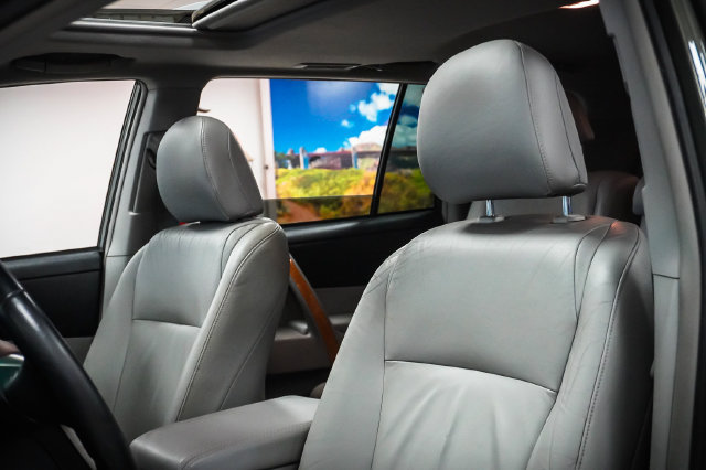 Used 2010 Toyota Highlander Limited AWD/4WD image 10