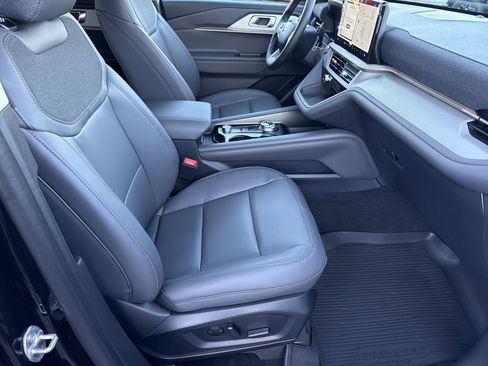 New 2026 Ford Explorer Active w/ Active Comfort Package image 13