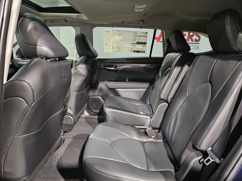 New 2026 Toyota Highlander Limited AWD/4WD image 21